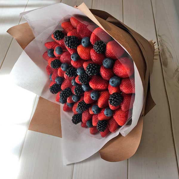 букет с ягодами